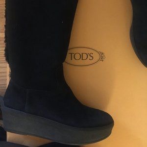 Luxe Tod's size 7 platform boots great condition
